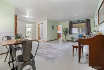 From the daycare you can access one of the bedrooms, a bathroom and a kitchenette.