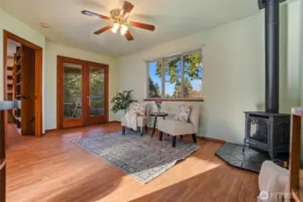 Upstairs ADU has a 2 bedrooms 1 bath, gas fireplace and balcony.