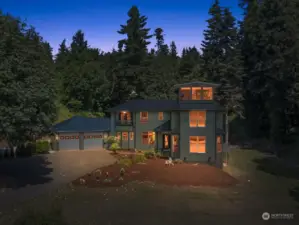 Imagine pulling into this beautiful sight every night.