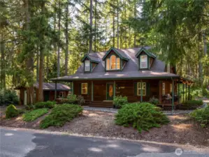 Come enjoy your weekends and evenings at this charming home.
