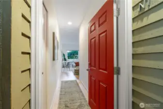 The entrance, mailbox & storage are all easily accessible from the unit, within a few steps & covered making daily tasks super practical.