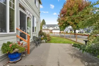 Side yard patio for having y0ur morning coffee on