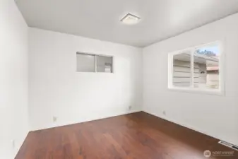 2nd bedroom