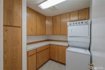 Laundry Room Washer & Dryer stay