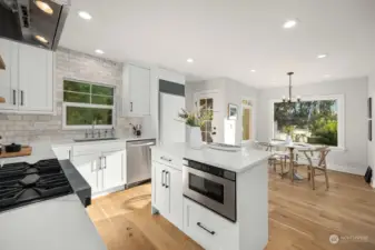 Open floor plan kitchen and dining room