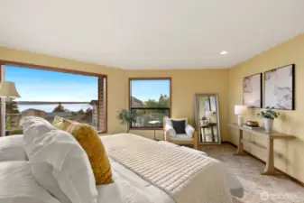 Primary w/ en-suite bath, incredible views & enormous closets