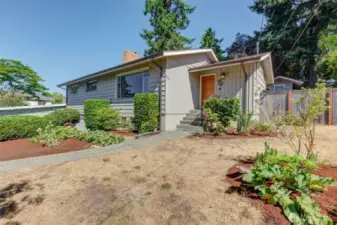 Huge yard!