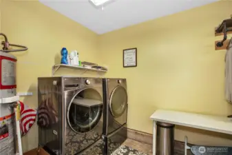 Great sized laundry room off the garage