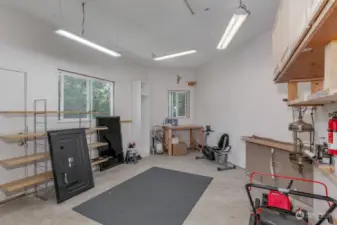 Workshop space located off the garage