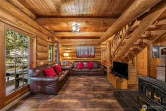 Home comes fully furnished, a turn key investment