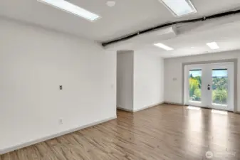lower bonus room