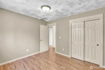 2nd bedroom upper
