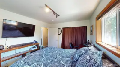 2nd floor bedroom