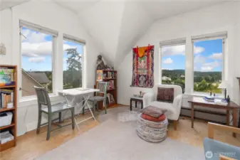 913 Upstairs studio apartment has plenty of light.