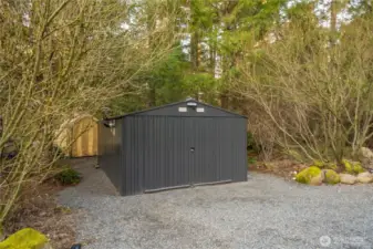 13x21 Shop w/Power & wood burning stove