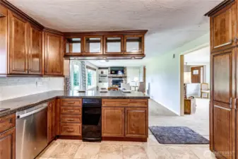 All appliances stay!