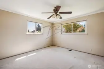 well sized bedroom!