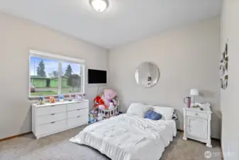 Bedroom 1 Can fit a king size bed.