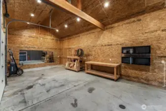 Second bay shop space