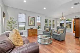 Spacious floorplan with vaulted ceilings