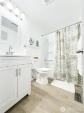 Full size second bathroom upstairs