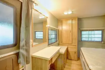 Bedroom with desk/vanity