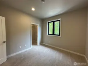 Guest bedroom 2