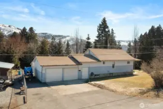 Welcome to 2391 Albin Drive, Entiat, WA. 98822. Brand new 30 year composition roof will be installed prior to closing!