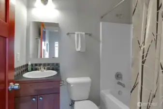 ensuite bath to second main floor bedroom