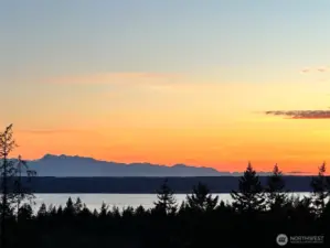 Beautiful sunsets with treed vistas, no rooftops!