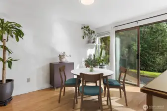 Dining room virtually staged