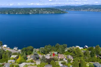 Expansive views! Mercer Island in the foreground, Renton shoreline to the east against a backdrop of the Cascades, Mt. Baker takes the center crown on a clear day!