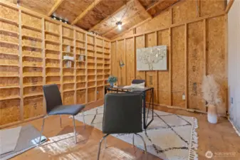12 X 14 bonus room could be used as office