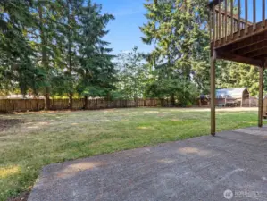 Fully fenced yard, perfect for entertaining.