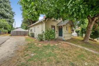 onsite parking on side of house