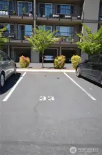 Parking space 33