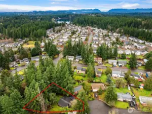 Huge private lot, NO HOA restrictions