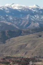 117 Vintin Rd is at the bottom of this photo with the approximate property lines (where not hidden by hills) shown in red. A bit slower and quieter than the towns further up-valley, Carlton is nestled by the river below the dramatic Sawtooth Mountains. If you are looking for peace and quiet in a beautiful landscape, you won't find it's match with this level of infrastructure elsewhere.