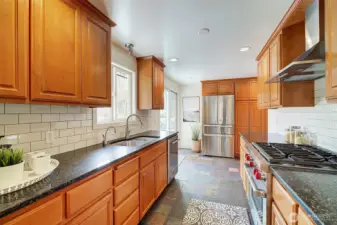 Wolfe gas range and hood