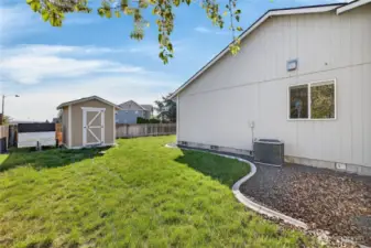 New Shed for your lawn care goods or outside furniture