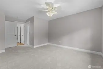 Larger Jack and Jill with walk in closet