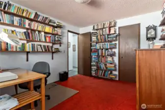 Presently used as an office. Walk in closet