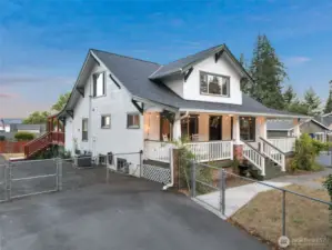 Charming 1920's Craftsmen home.