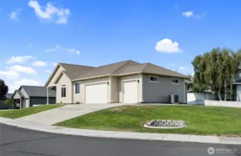 3 Car Garage