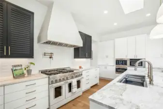 High end materials combine with the exceptional layout to create your dream chefs kitchen.