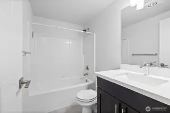 Main level bath