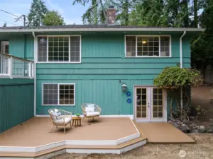 Separate entrance to the lower level through French doors or via the garage.