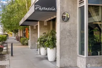 Places to meet for Happy Hour!