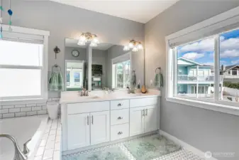 Main Level Primary Ensuite Bathroom #1