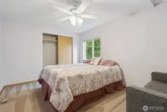 2nd bedroom